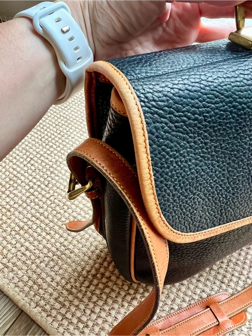 🦆 Vintage Dooney & Bourke AWL Black British Tan Messenger Briefcase USA